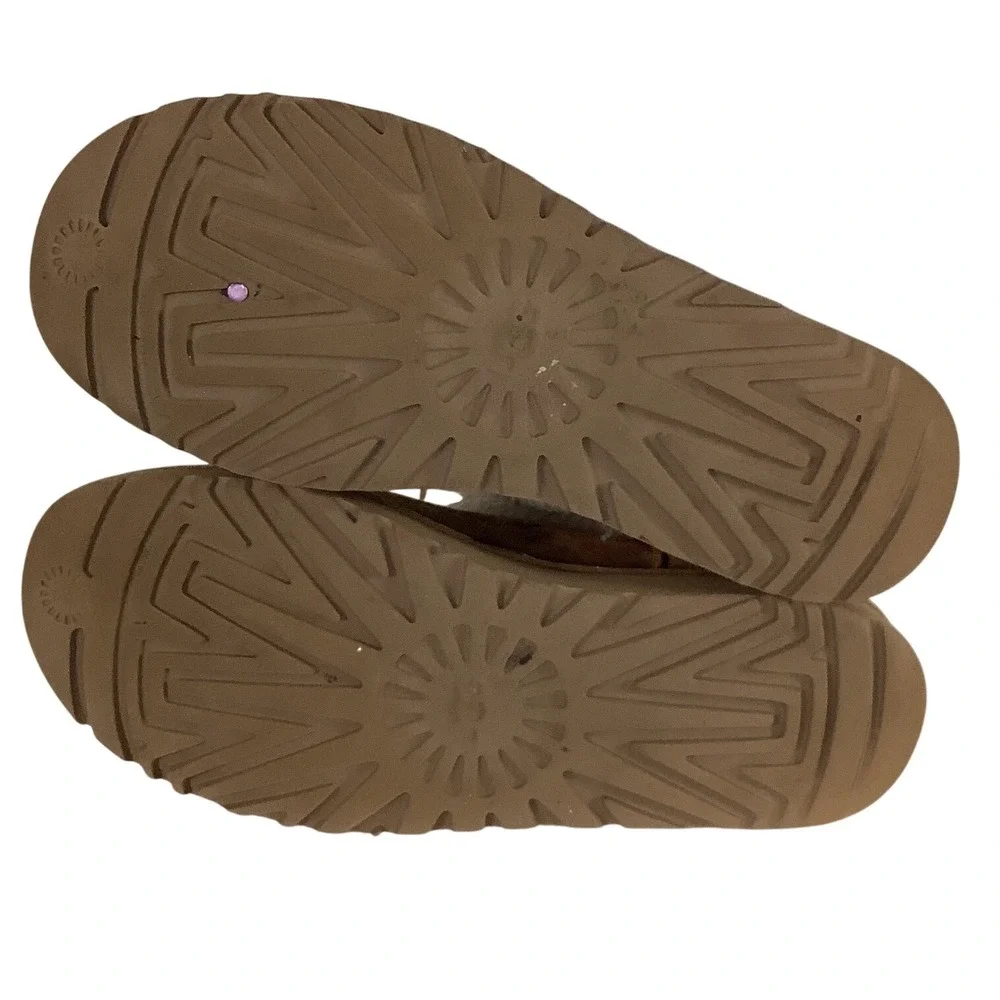UGG Classic Short Dual Face Shearling Boots Chestnut Suede 1110476 Women 9